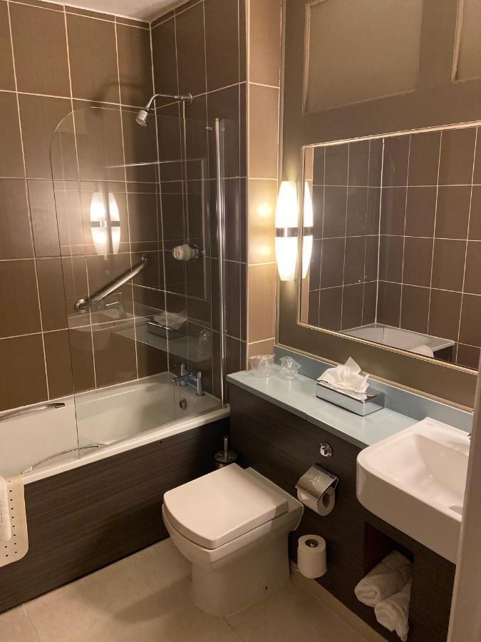 Caledonian Hotel Нюкасъл ъпон Тайн Екстериор снимка