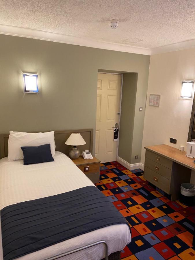 Caledonian Hotel Нюкасъл ъпон Тайн Екстериор снимка