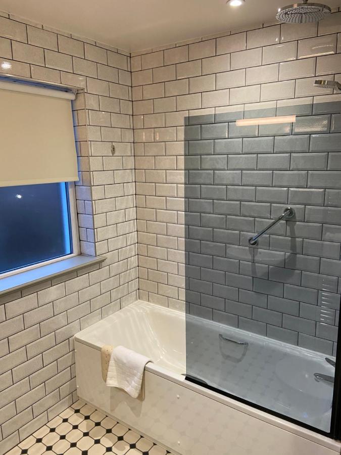 Caledonian Hotel Нюкасъл ъпон Тайн Екстериор снимка