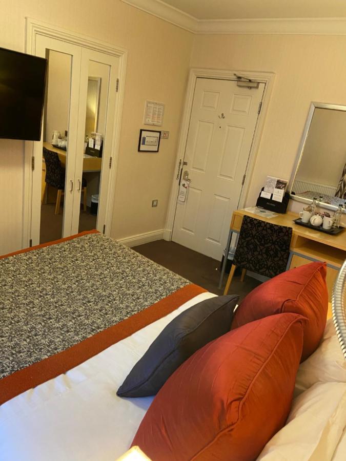 Caledonian Hotel Нюкасъл ъпон Тайн Екстериор снимка