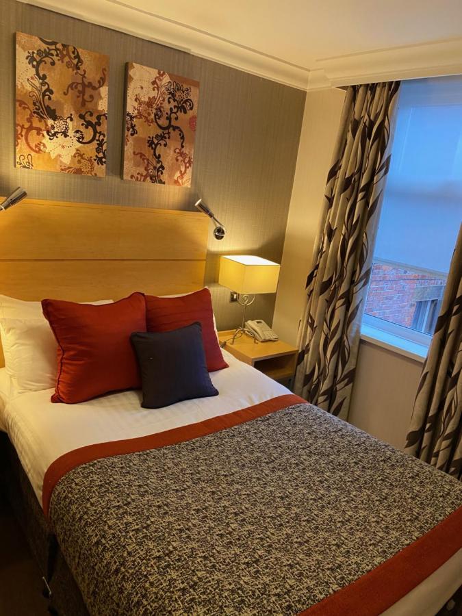 Caledonian Hotel Нюкасъл ъпон Тайн Екстериор снимка
