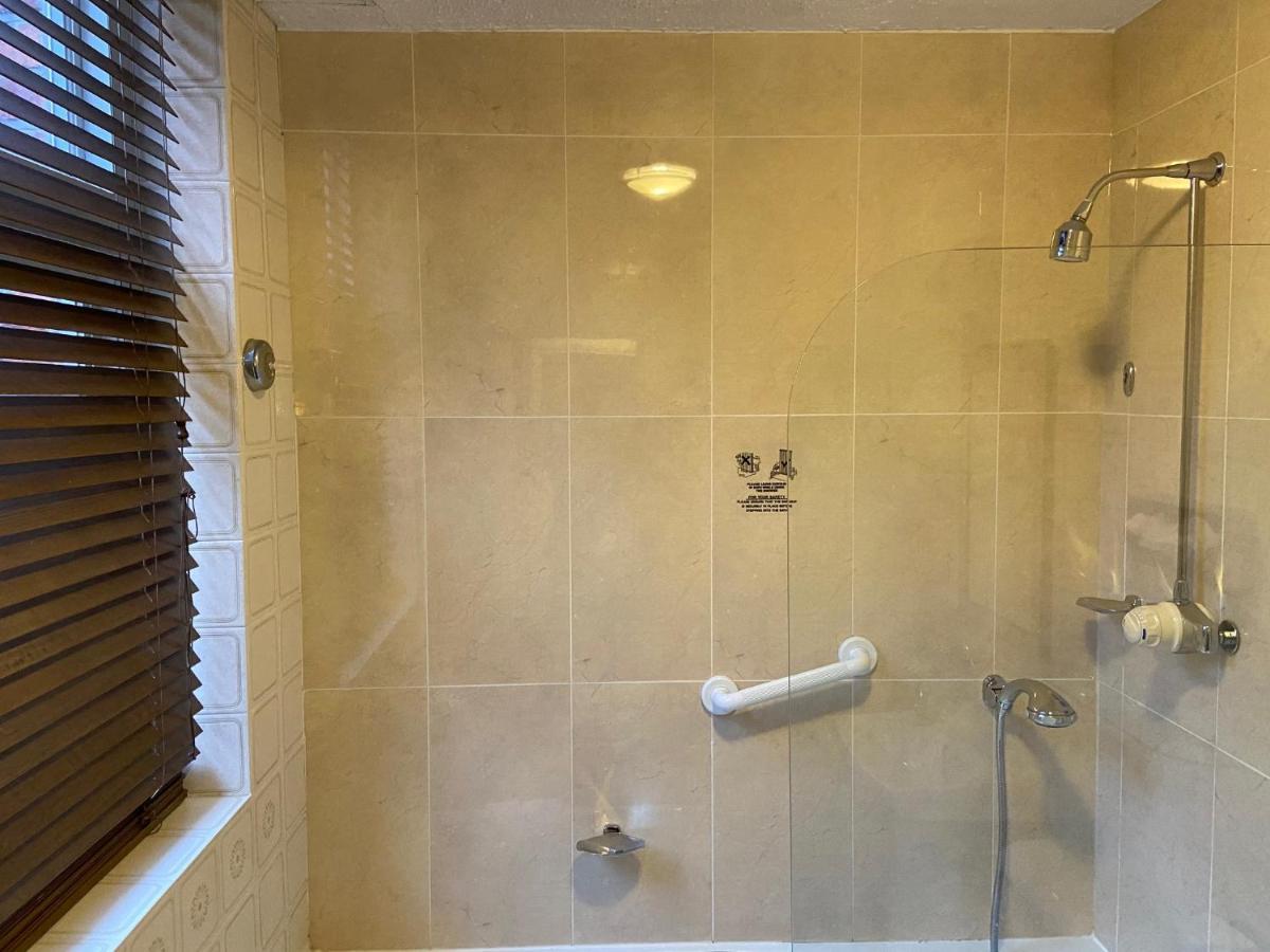 Caledonian Hotel Нюкасъл ъпон Тайн Екстериор снимка
