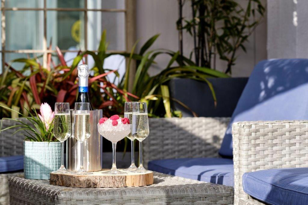 Caledonian Hotel Нюкасъл ъпон Тайн Екстериор снимка